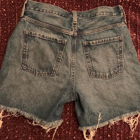 supa cute mom shorts😇 fitting and a lil baggy too 🪷⭐️ - Picture 1 of 2